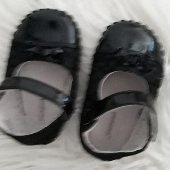 Shoe - Picture 2 of 3